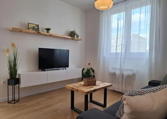 Lumada Free Garage Parking Apartman