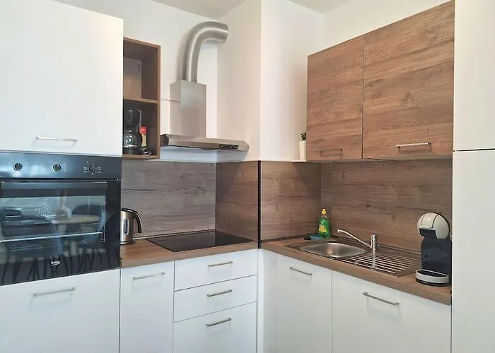 Lumada Free Garage Parking Apartman Brodarica